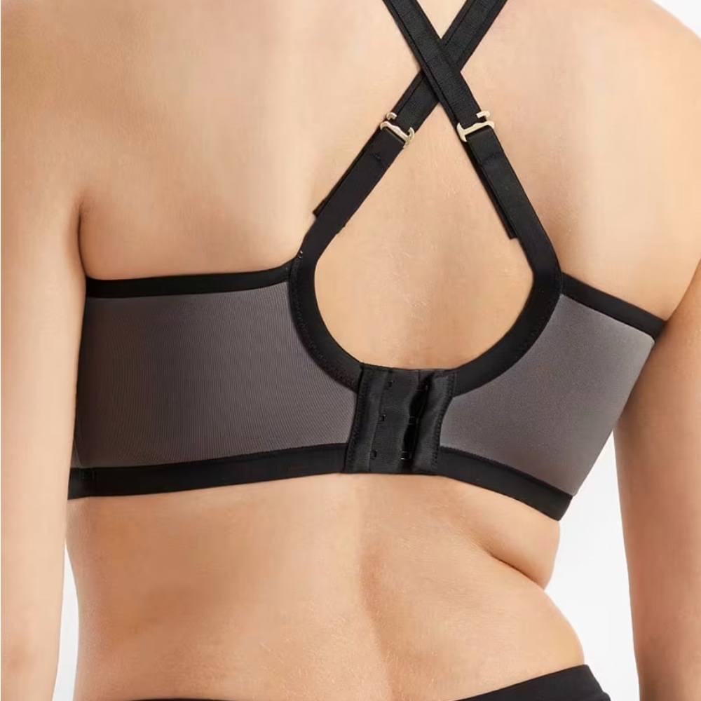 Natori Charcoal and Black Sports Bra - Picture 2 of 3